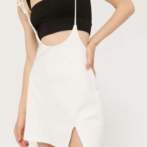 Tiger Mist Clara Notched Pinafore Skirttail • M